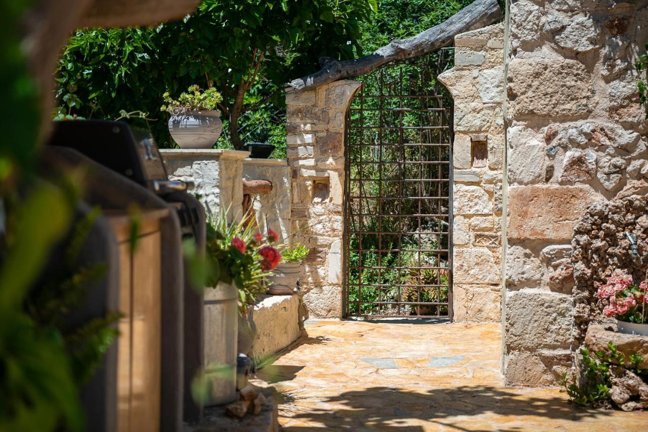 Verekinthos Villas Yerolákkos Exterior foto