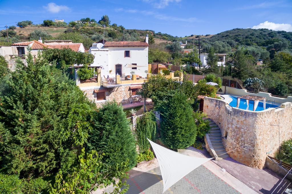 Verekinthos Villas Yerolákkos Exterior foto