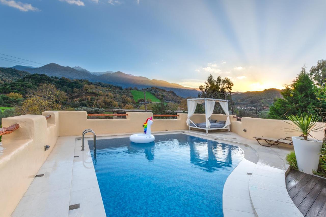 Verekinthos Villas Yerolákkos Exterior foto
